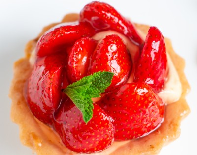 Picture of Strawberry tartlet (picture by copyright  TaraNes, Shutterstock)